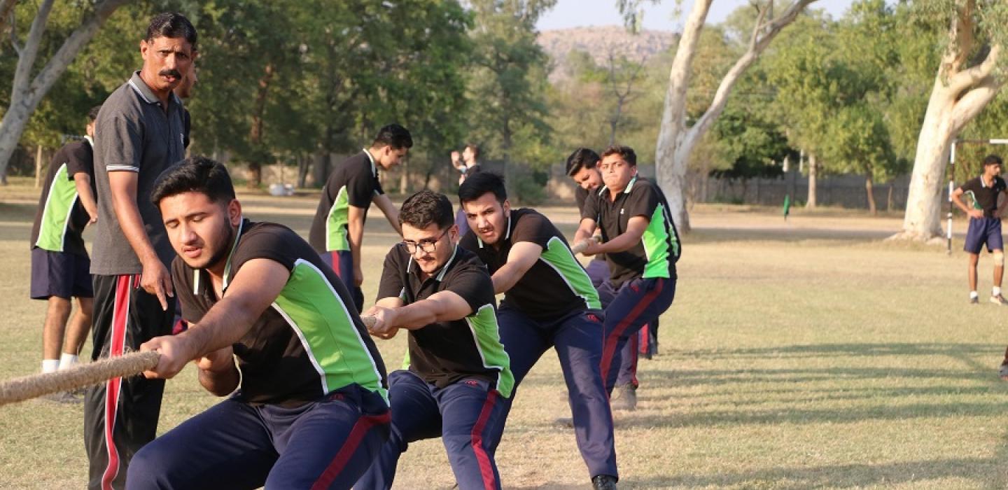 Cadets are trying to win tug of war